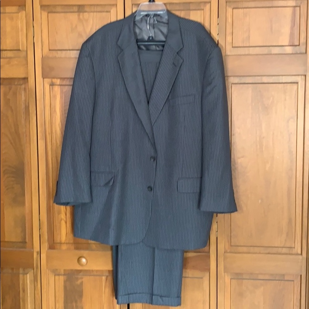 Geoffrey Beene Suit Grey Pinstripes 56R - 54x32